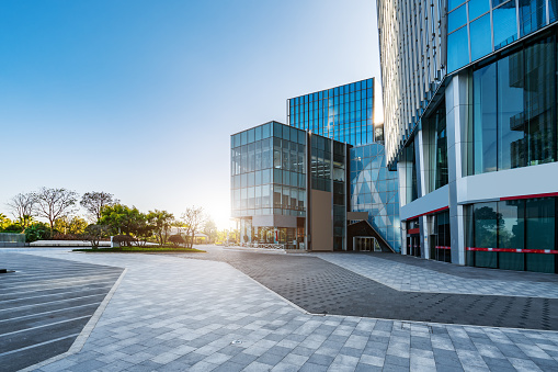 了解Zigbee,樓宇自控的關(guān)鍵之一!(圖1) business-district-building-street-office-building.jpg