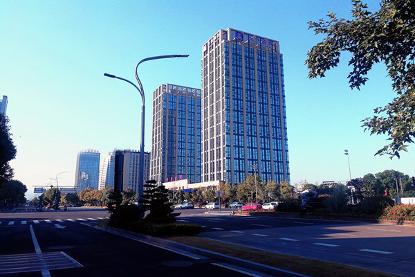 樓宇智能化專業(yè)化、系統(tǒng)化、節(jié)能化特點！(圖1)